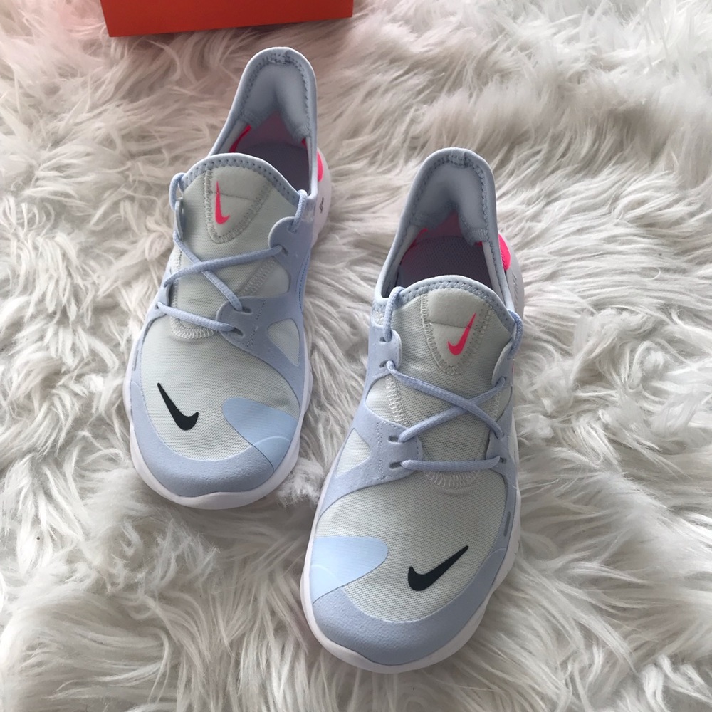 🌸 women’s Nike free shoes 🌸 - Picture 2 of 7